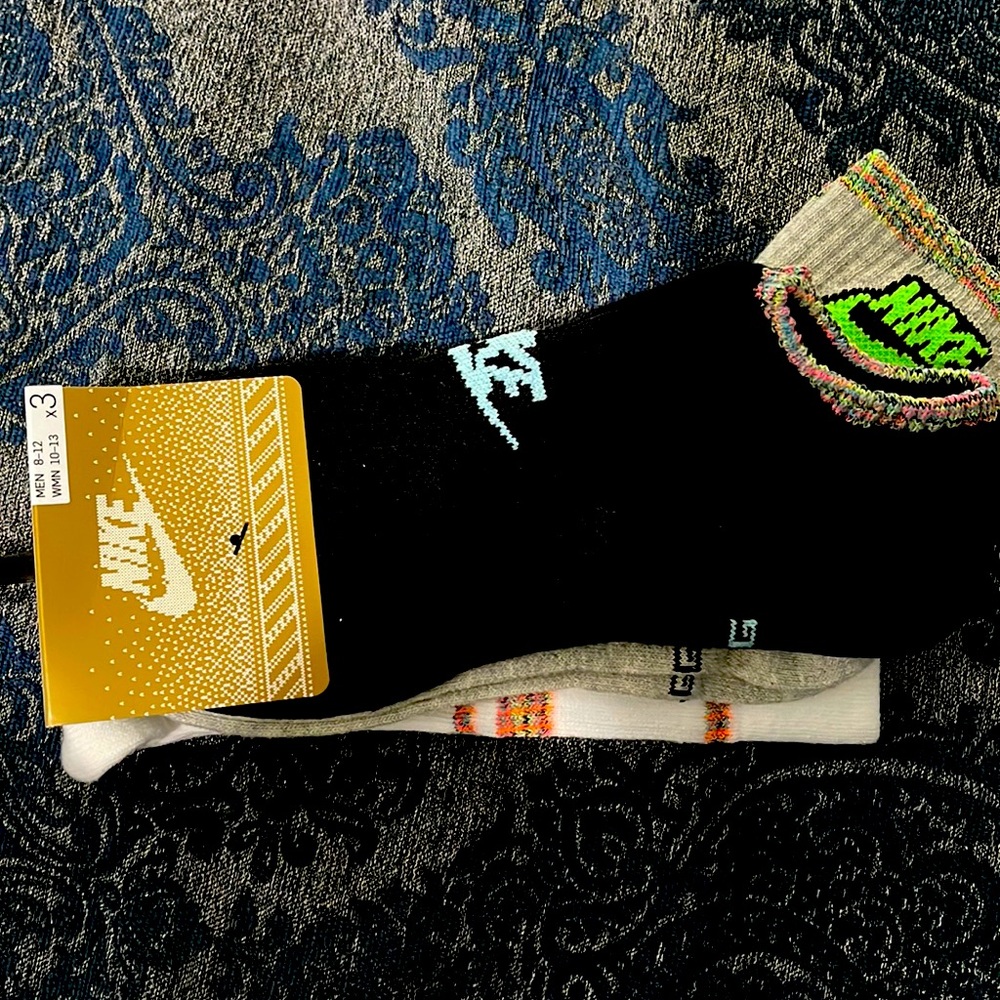 Brand New Nike unisex socks  3 - pack.